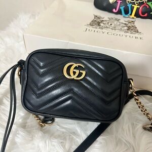 Black GG Gucci marmont mini camera bag